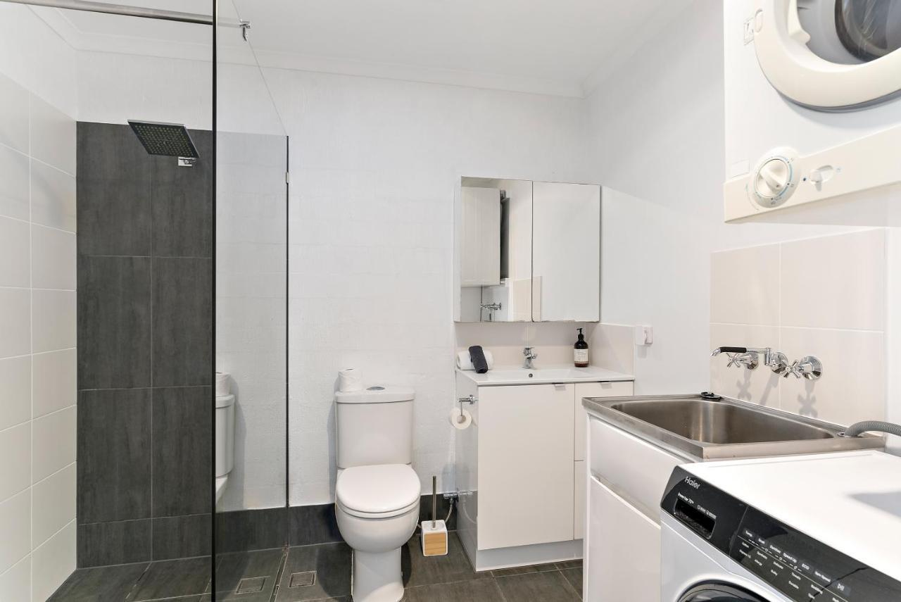 Stylish Townhouse, Private Courtyard Walk To Beach Noosaville Zewnętrze zdjęcie