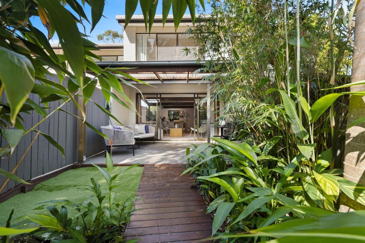 Stylish Townhouse, Private Courtyard Walk To Beach Noosaville Zewnętrze zdjęcie