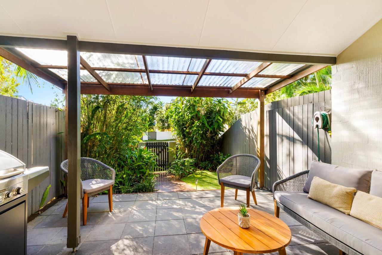Stylish Townhouse, Private Courtyard Walk To Beach Noosaville Zewnętrze zdjęcie