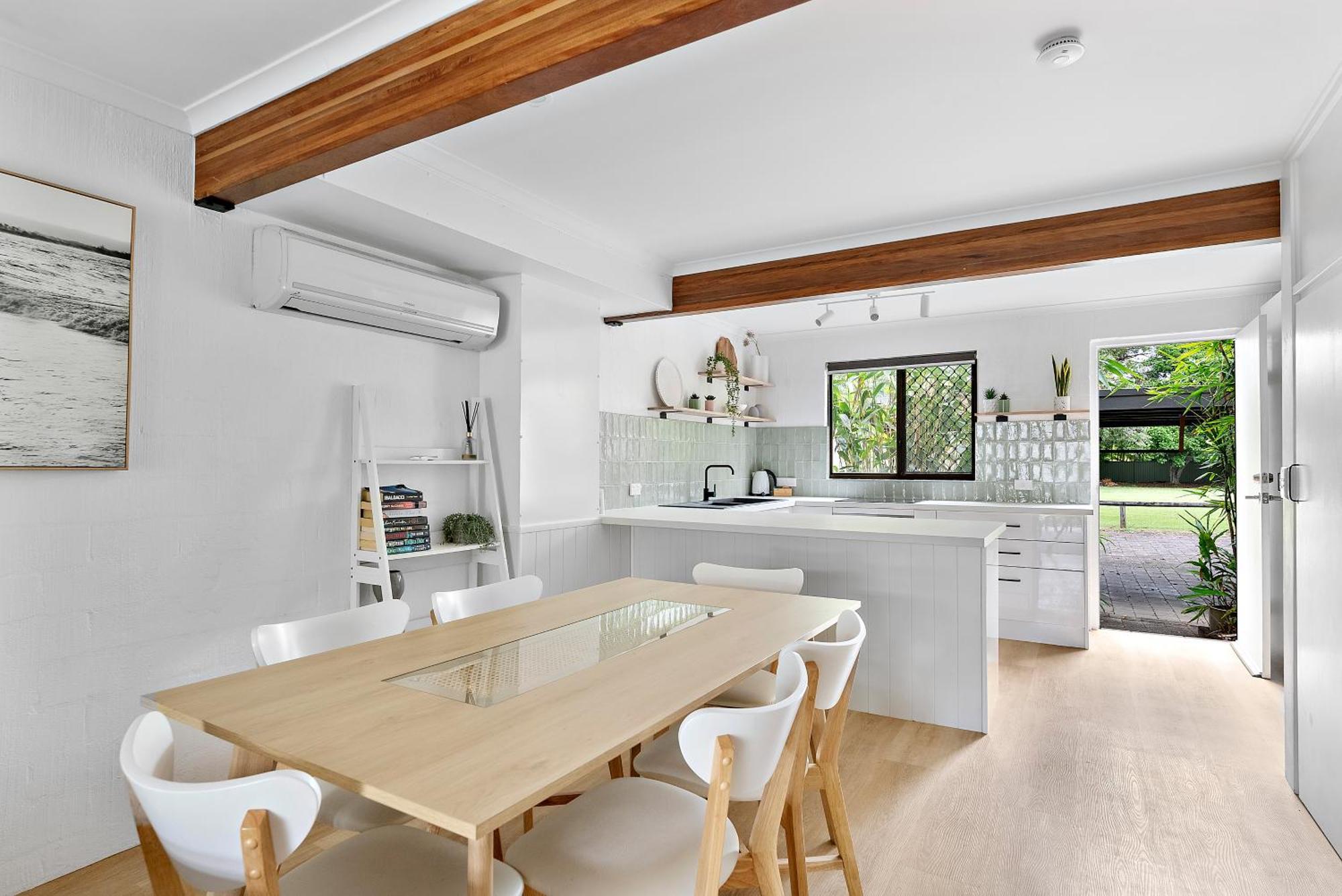 Stylish Townhouse, Private Courtyard Walk To Beach Noosaville Zewnętrze zdjęcie